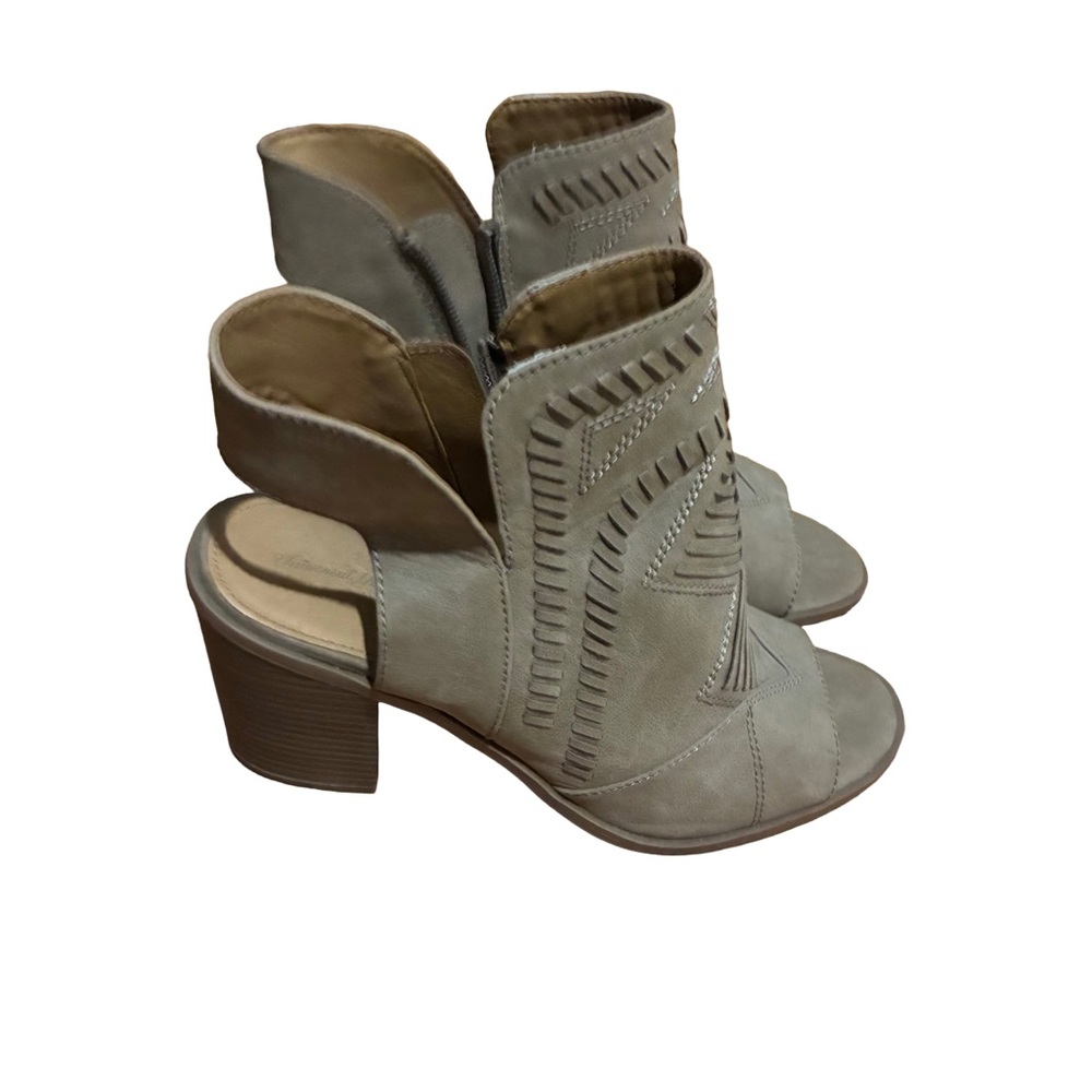 Universal Thread Gray Peep-Toe Heels - image 2